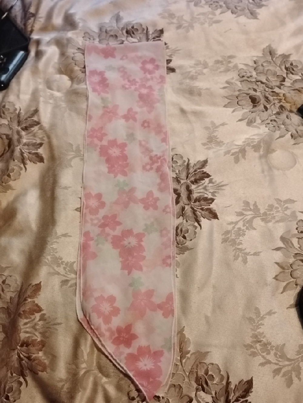 Ladies Flowered Scarf